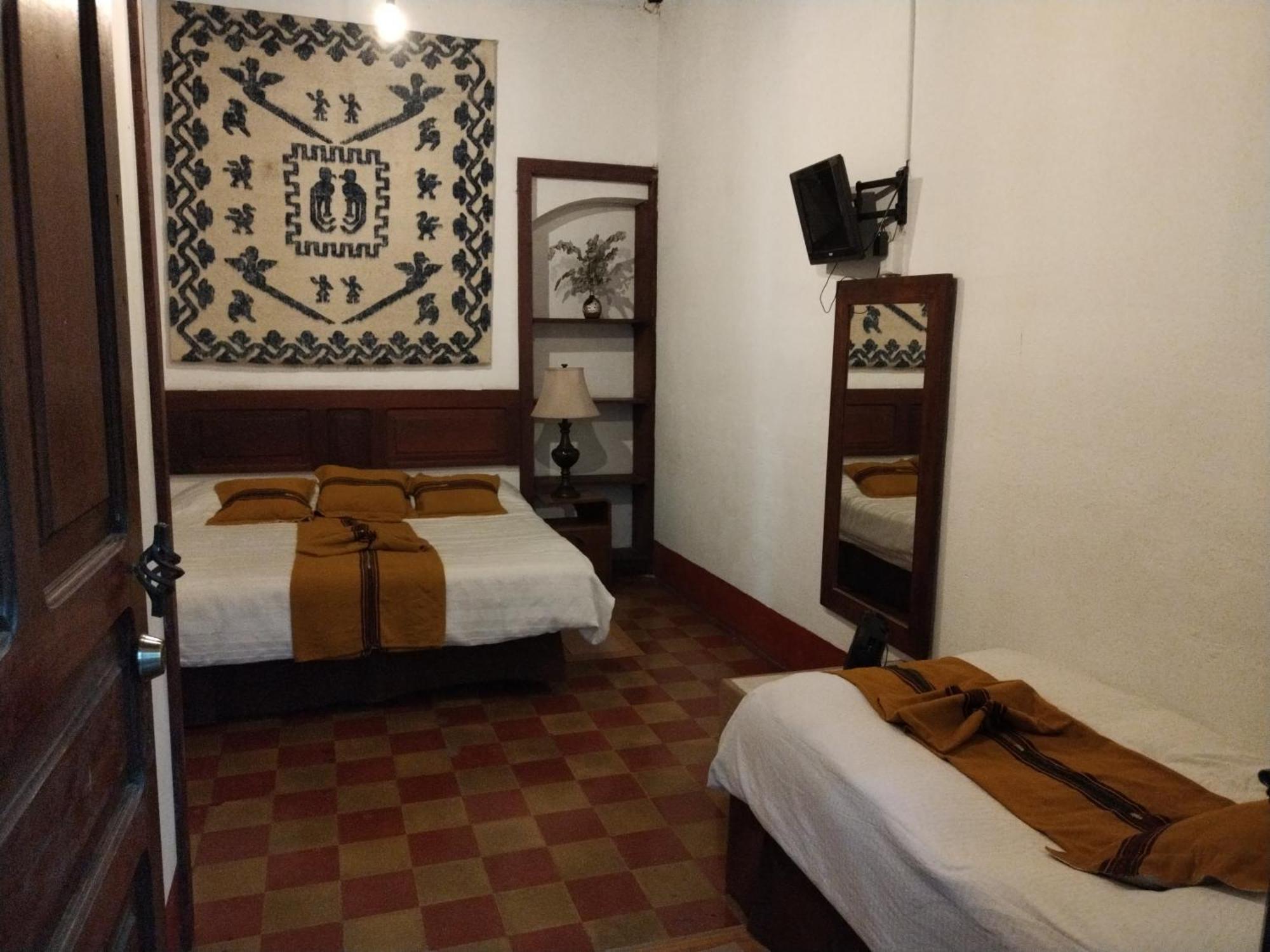 Hotel Casa Chapultepec Cobán Exteriör bild